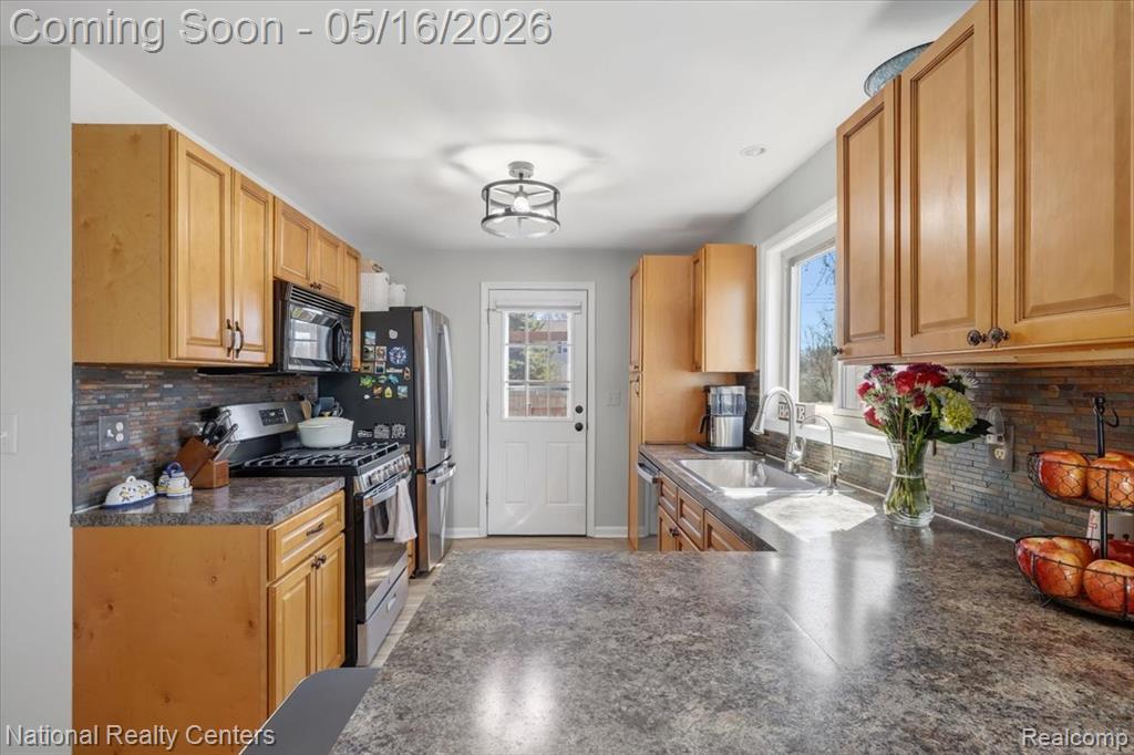 5067 Walsh Drive, Brighton, MI 48114 — Photo 17