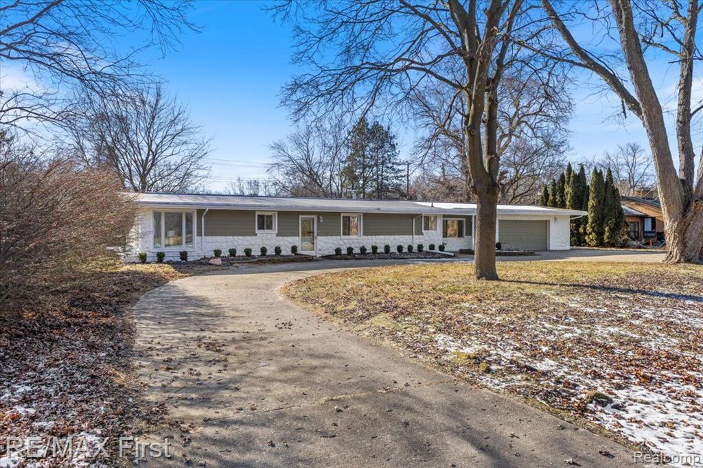 532 NICHOLS Road, Auburn Hills, MI 48326 — Photo 3