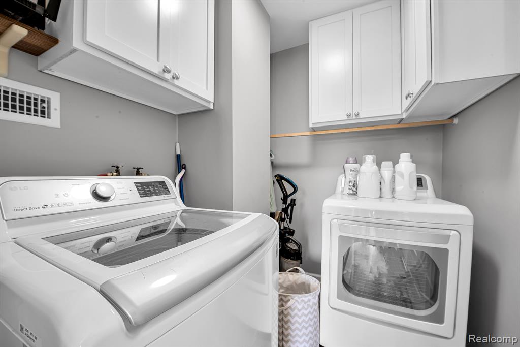 8255 BURPEE Road, Grand Blanc, MI 48439 — Photo 32