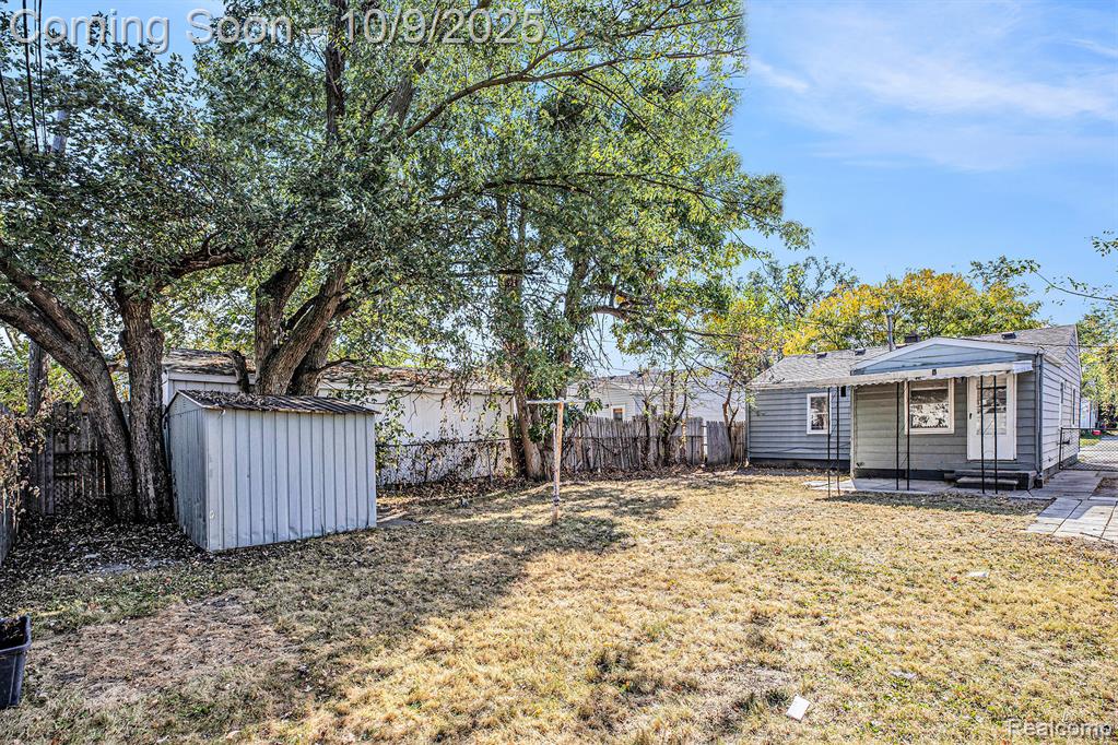 71 E Hudson Avenue, Madison Heights, MI 48071 — Photo 16