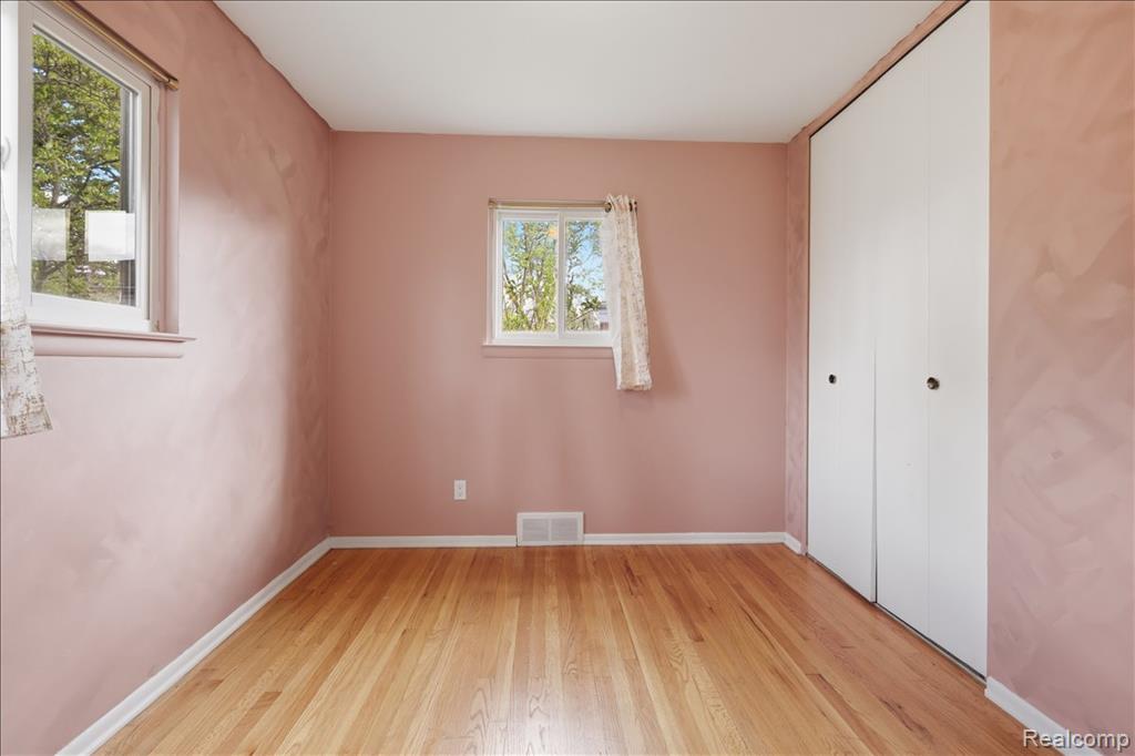 28146 Park Court, Madison Heights, MI 48071 — Photo 26