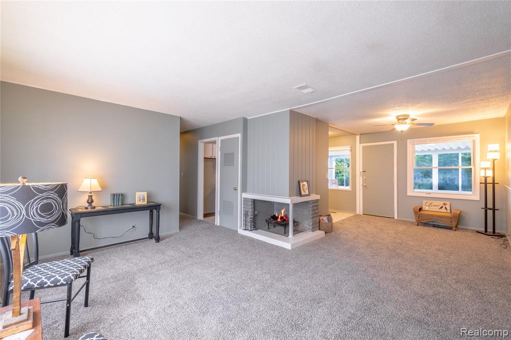 1814 Carmanbrook Parkway, Flint, MI 48507 — Photo 3