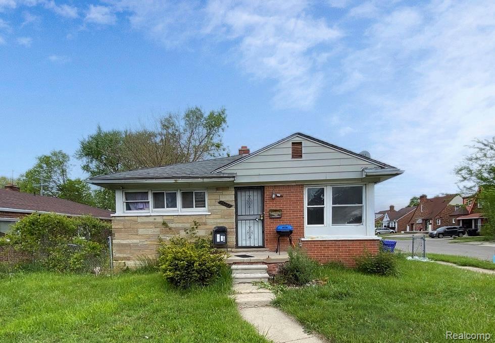 15300 W Chicago Street, Detroit, MI 48228 — front exterior