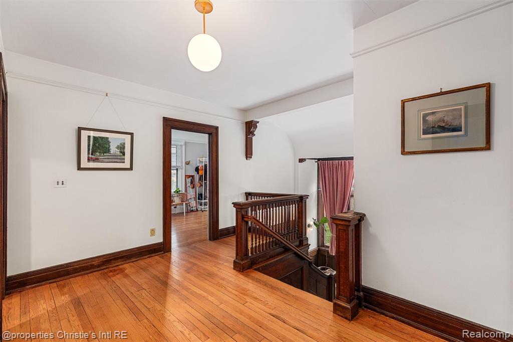36 Longfellow Street, Detroit, MI 48202 — Photo 35