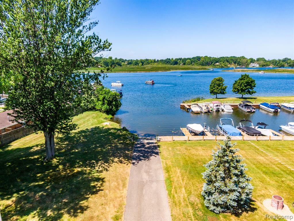 4425 ISLAND VIEW Drive, Waterford, MI 48328 — Photo 71