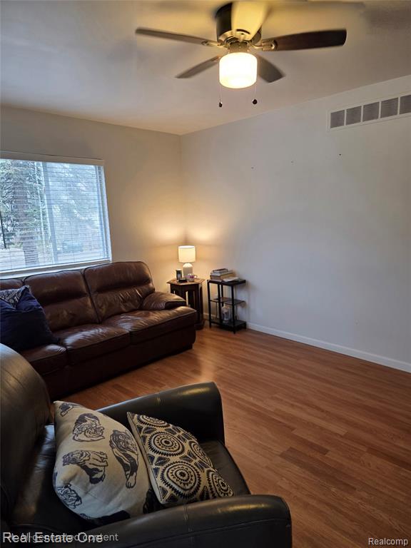 733 Luna Court, Lake Orion, MI 48362 — Photo 13