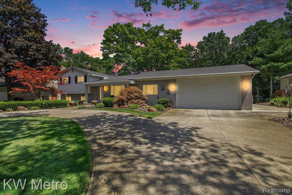 4491 DECKERLAND Street, West Bloomfield, MI 48323 — Photo 2