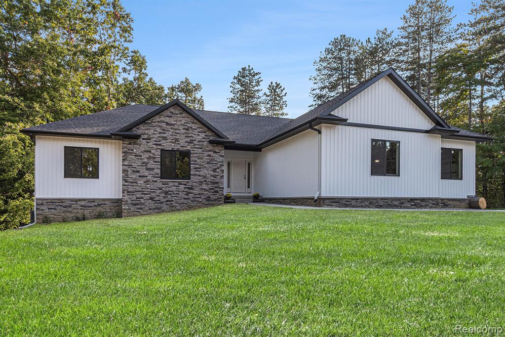 15273 Pine Ridge Drive, Holly, MI 48462 — Photo 33