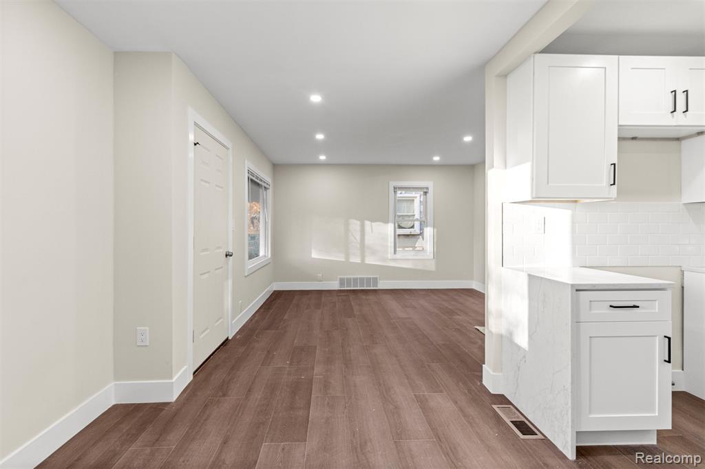 8900 Asbury Park, Detroit, MI 48228 — Photo 18