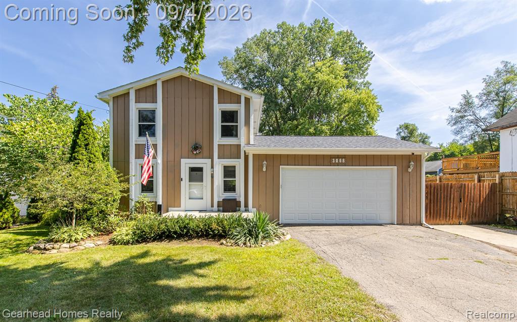 3068 Seebaldt Avenue, Waterford, MI 48329