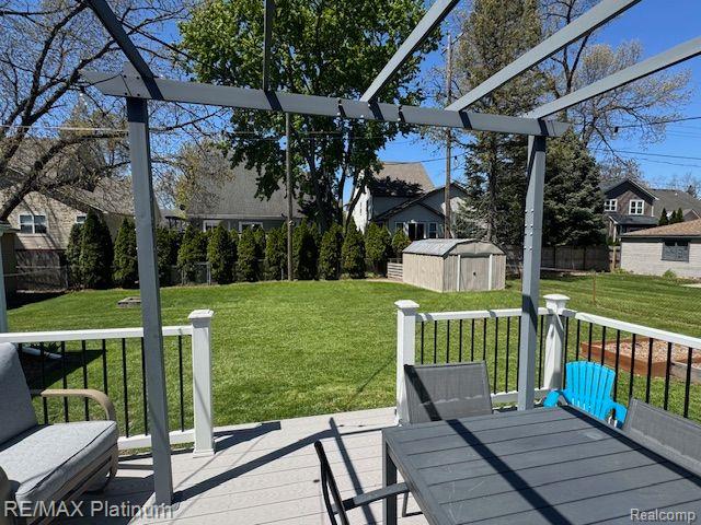 415 CRYSTAL Street, Milford, MI 48381 — Photo 5