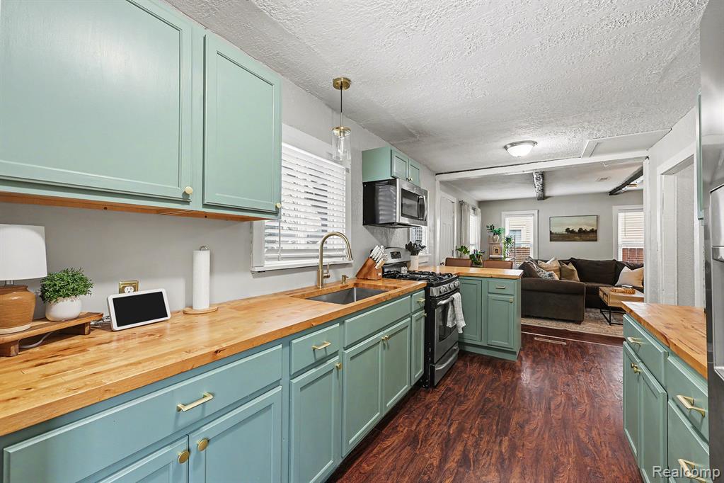 46 E Glass Road, Ortonville, MI 48462 — Photo 8