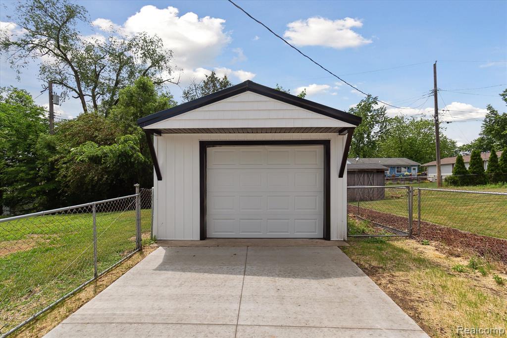 2145 Terrapin Street, Wolverine Lake, MI 48390 — Photo 48