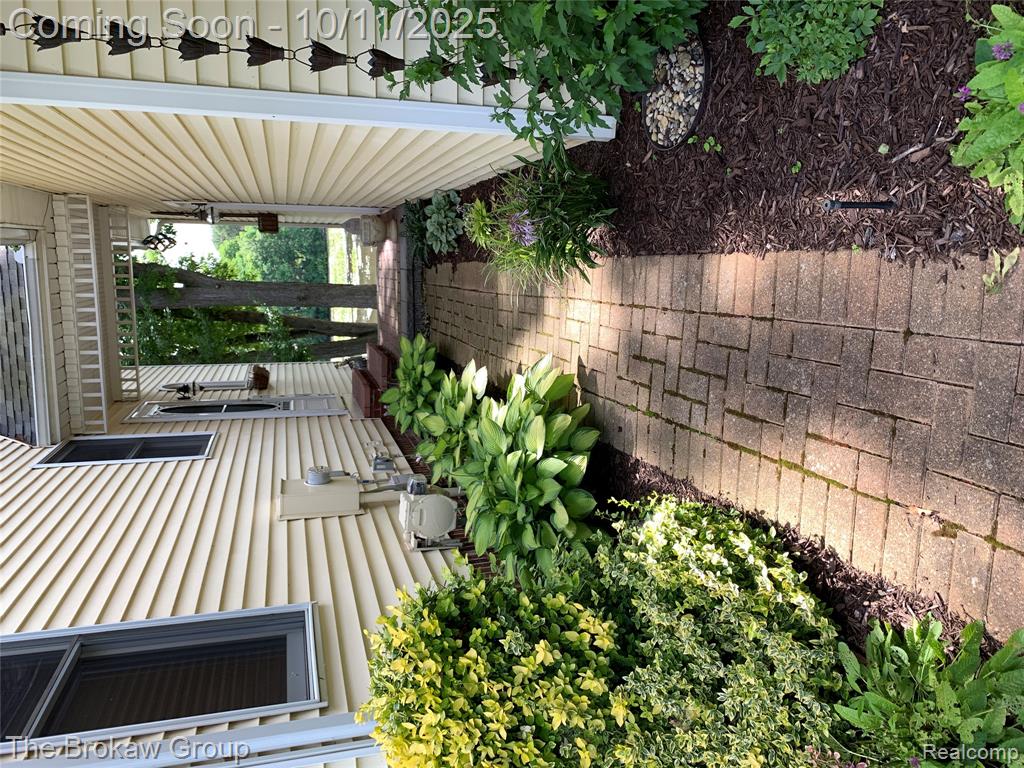 10216 Mill Pointe Drive, Goodrich Vlg, MI — Photo 61