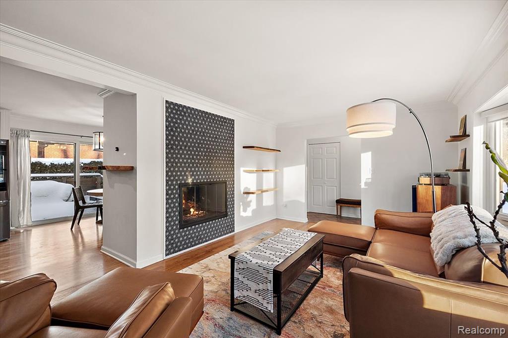 Living Room (2)