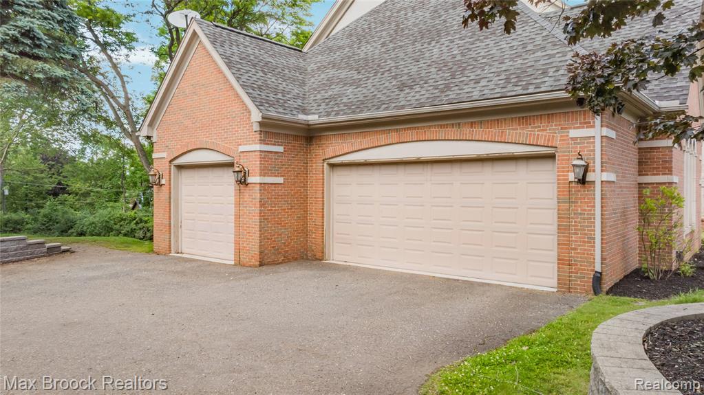 1888 W Tahquamenon Court, Bloomfield Hills, MI 48302 — Photo 90