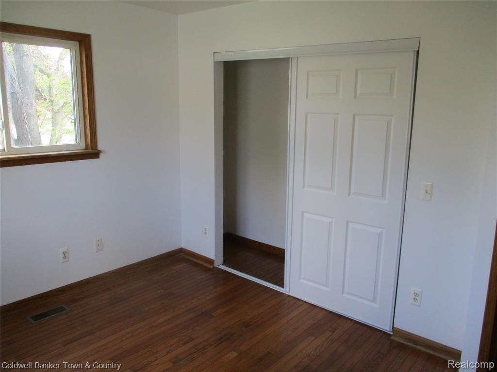 5656 Monroe Street, Dearborn Heights, MI 48125 — Photo 10