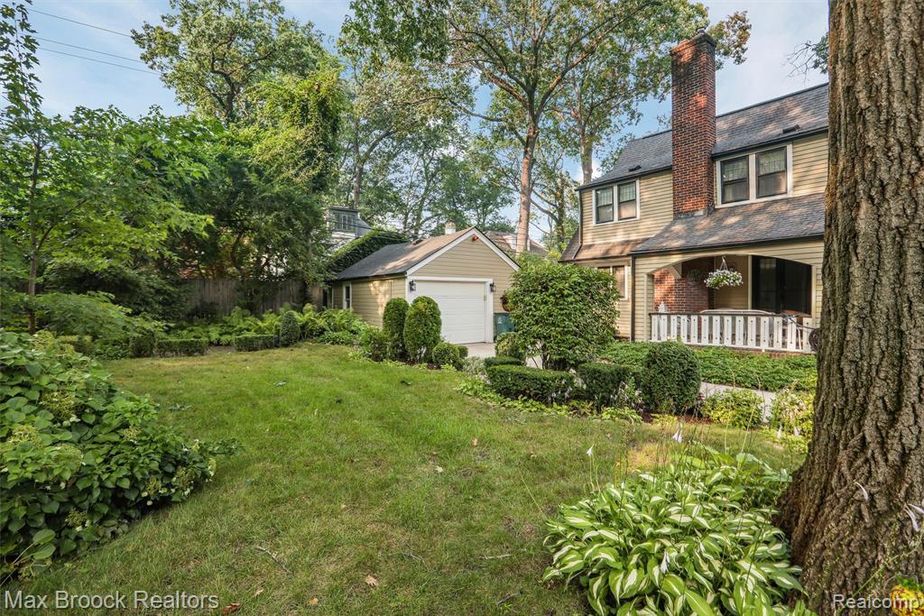 454 W Oakridge Street, Ferndale, MI 48220 — Photo 44