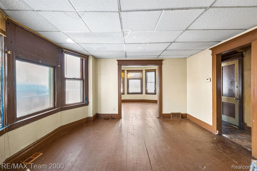 2187 HARDING Street, Detroit, MI 48214 — Photo 10