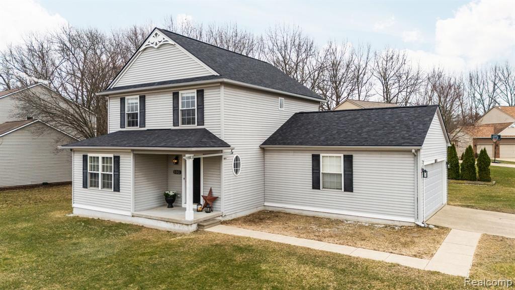 990 Waters Edge Lane, Fenton, MI 48430 — Photo 2