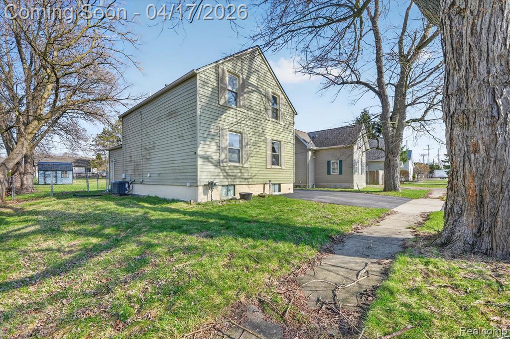 102 S Matteson Street, Capac, MI 48014 — Photo 2