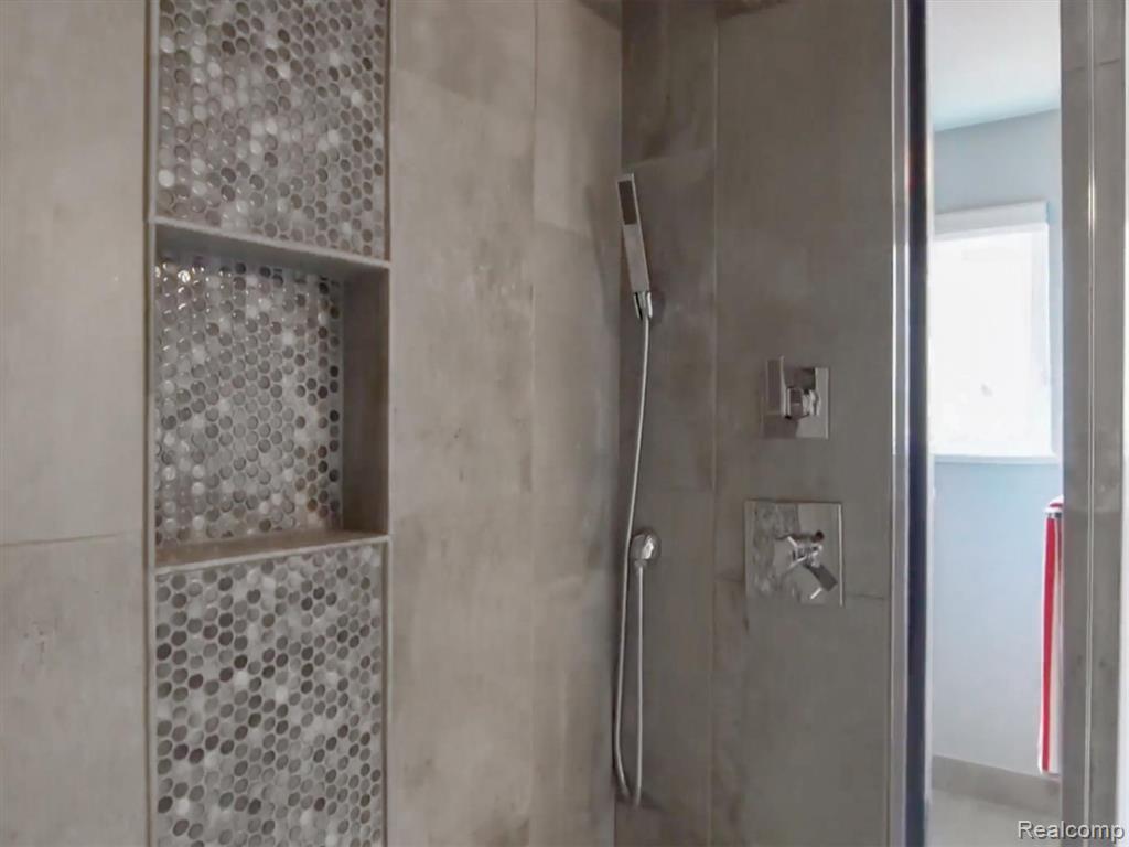 5061 Whitby Drive, Sterling Heights, MI 48314 — Photo 23