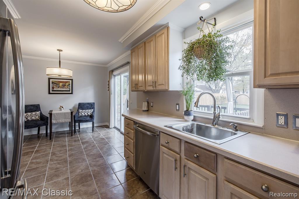 4422 Rosewold Avenue, Royal Oak, MI 48073 — Photo 13