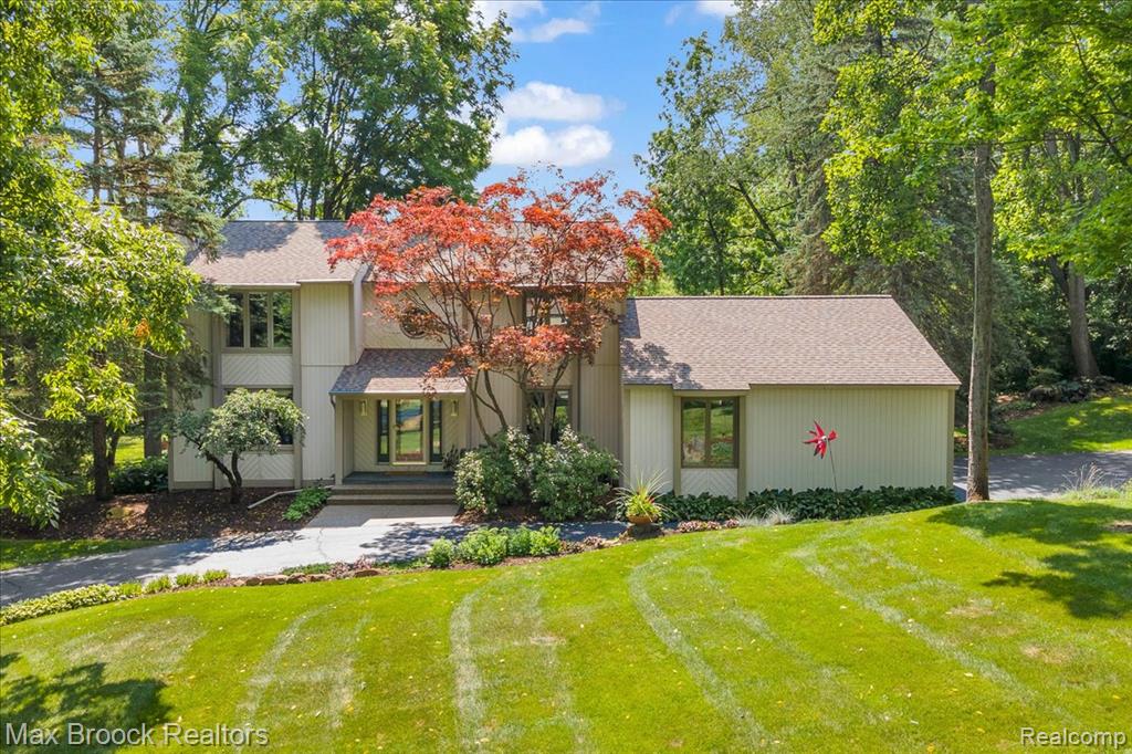 7015 Scenic Ridge Drive, Clarkston, MI — Photo 2