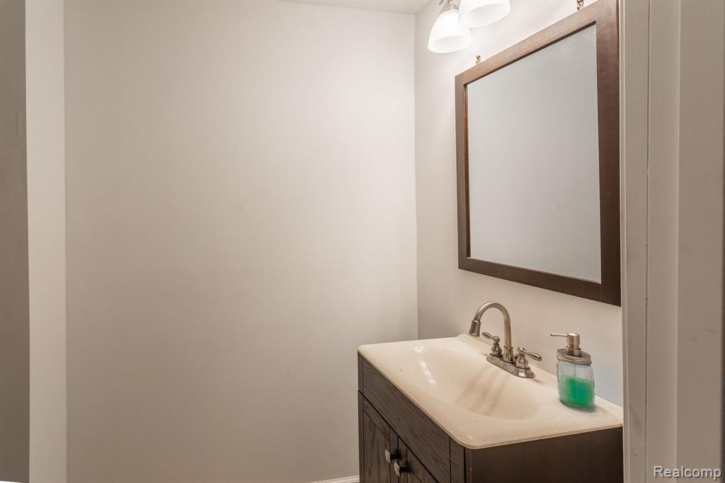 8472 FARM Lane, Ypsilanti, MI 48197 — Photo 30