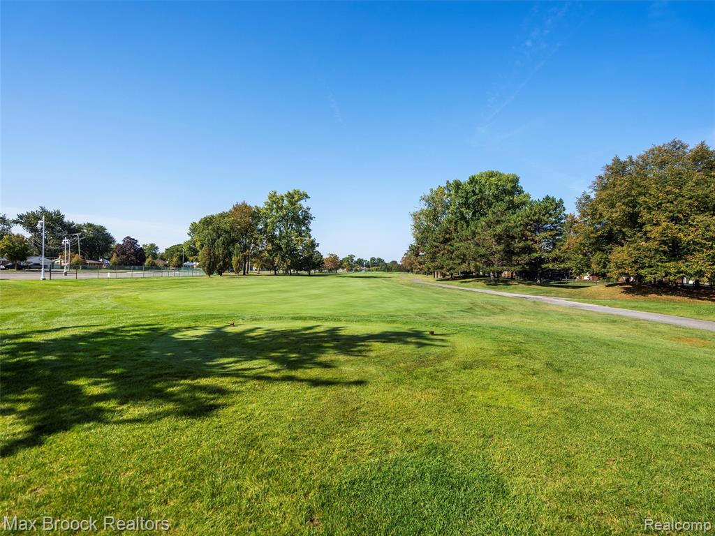 628 Country Club Drive, 23, Saint Clair Shores, MI 48082 — Photo 25