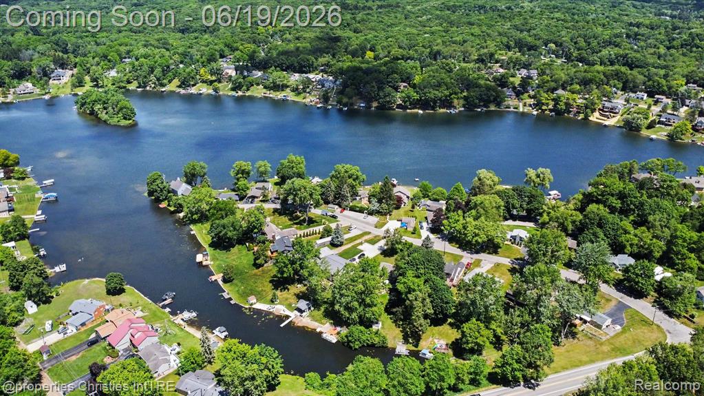 9567 Susin Lane, Clarkston, MI 48348 — Photo 2