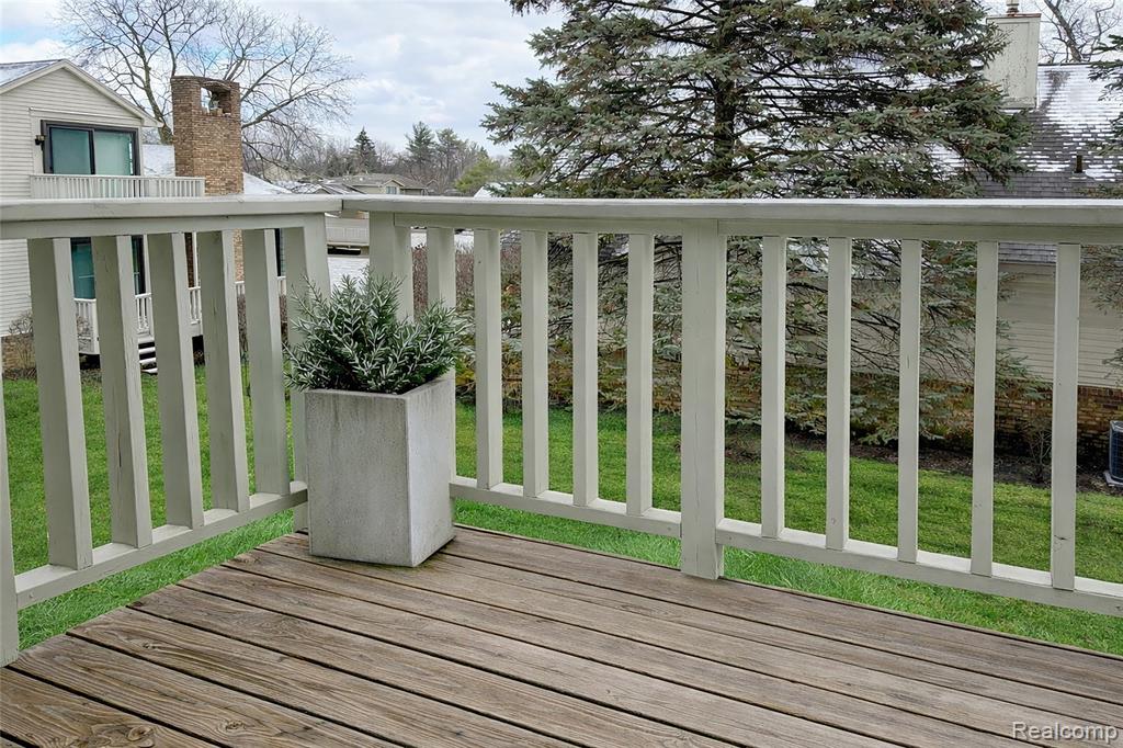 6011 Pebble Lane Court, West Bloomfield, MI — Photo 9