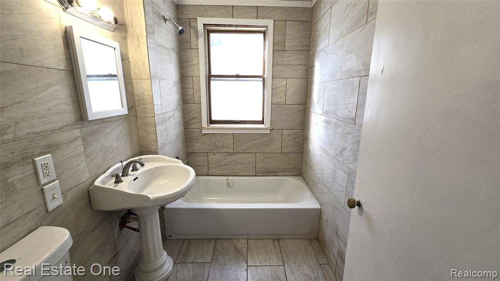 126 E Leroy Street E, River Rouge, MI 48218 — Photo 9