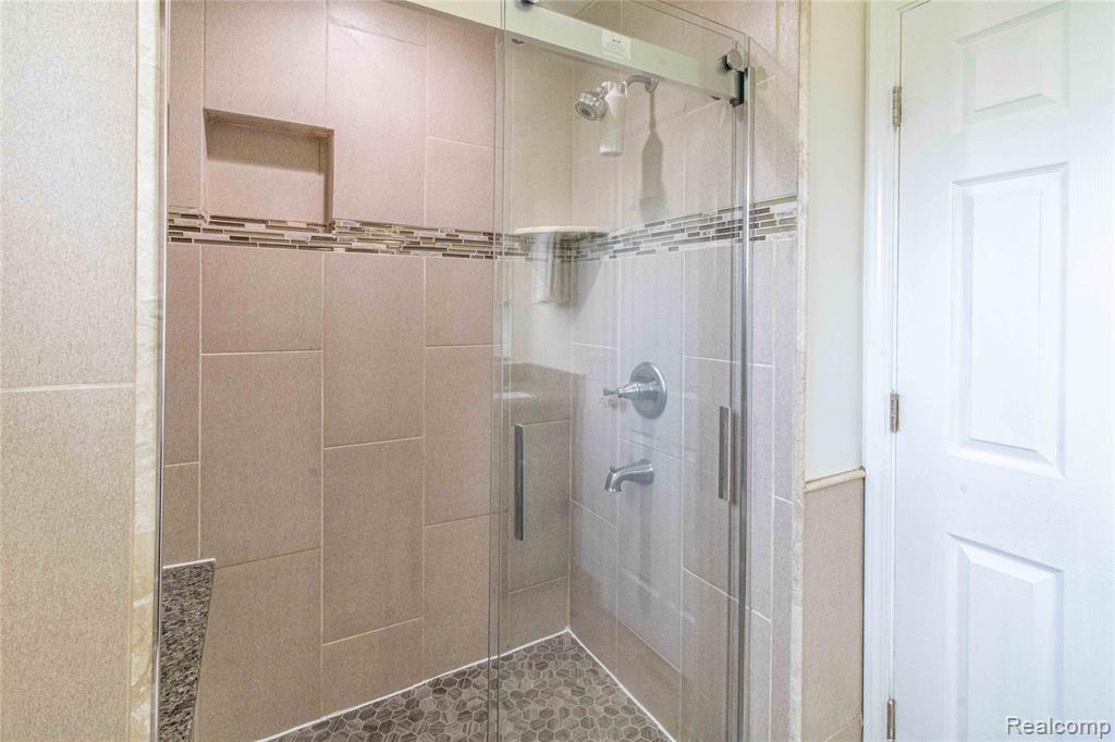 47302 Butler Lane, Novi, MI — Photo 43