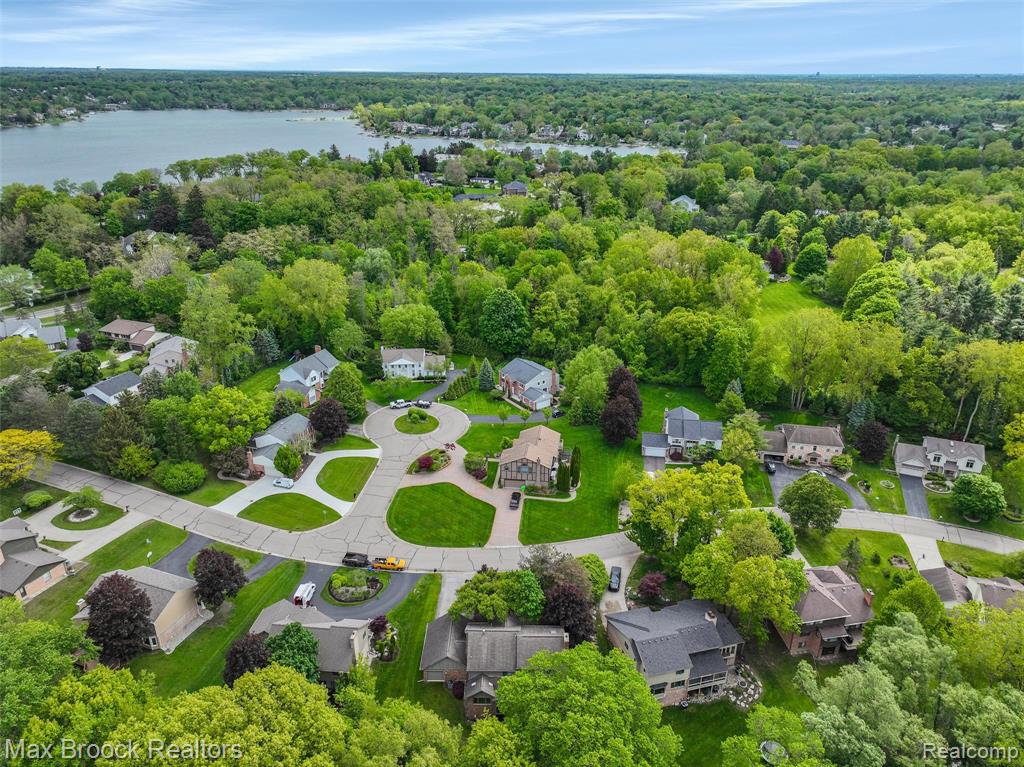 5844 INDEPENDENCE Lane, West Bloomfield, MI — Photo 52