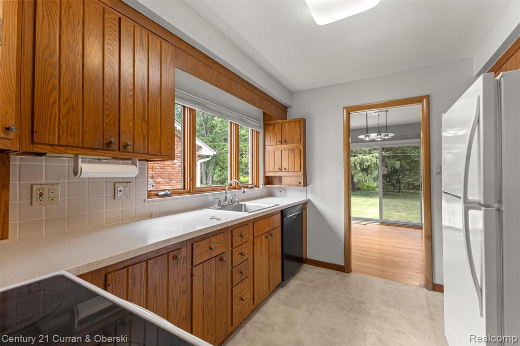 6200 Burger Street, Dearborn Heights, MI 48127 — Photo 13