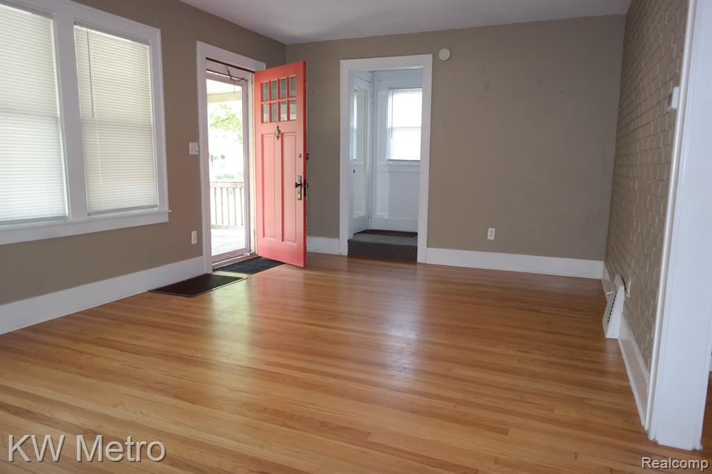 900 HARVARD Road, Berkley, MI 48072 — Photo 4
