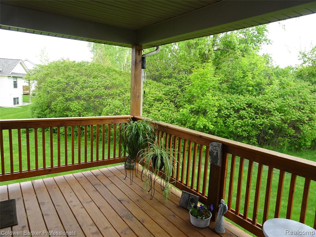 5399 Swan Drive, Burton, MI 48509 — Photo 30
