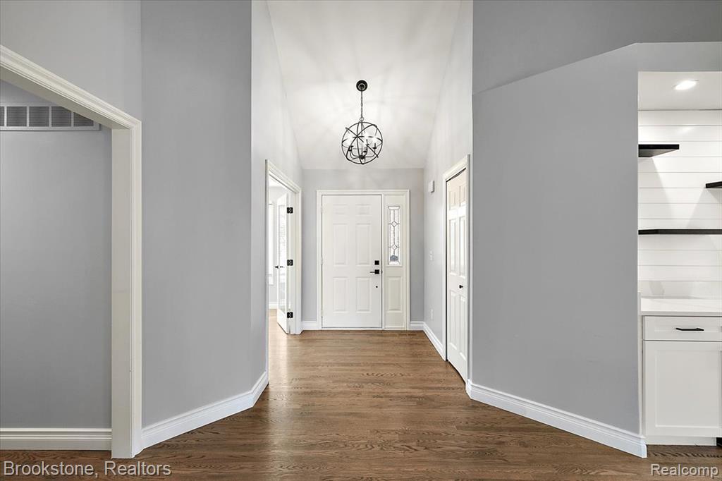 54643 Berryfield Drive, Macomb, MI 48042 — Photo 16