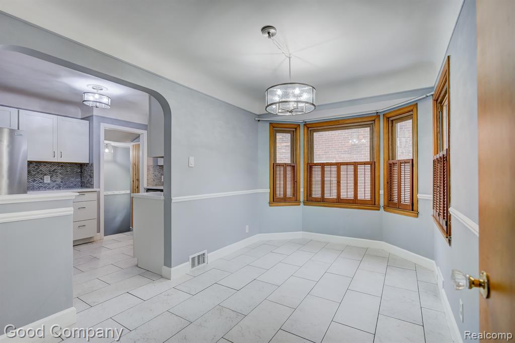 464 MORAN Road, Grosse Pointe Farms, MI 48236 — Photo 8