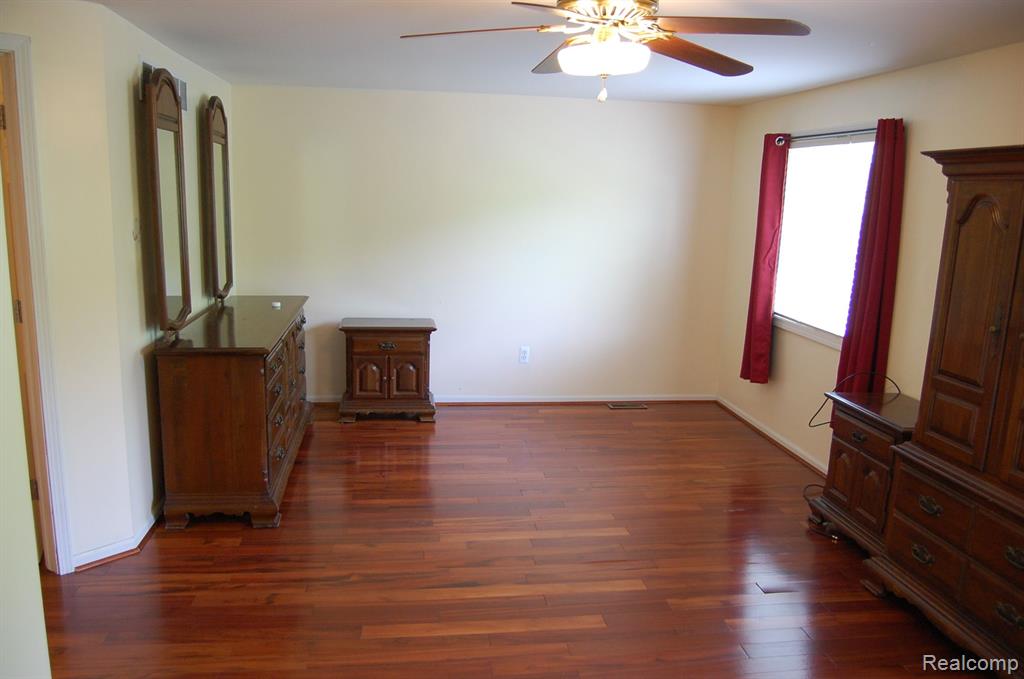 16529 TERRACE VILLAGE Drive, Taylor, MI 48180 — Photo 9