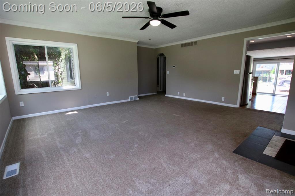 7044 Desmond Road, Waterford, MI 48329 — Photo 32