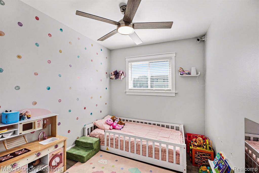 8451 Doncaster Drive, Sterling Heights, MI 48312 — Photo 15