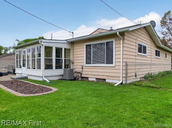 3740 Clintonville Road, Waterford, MI 48329 — Photo 7