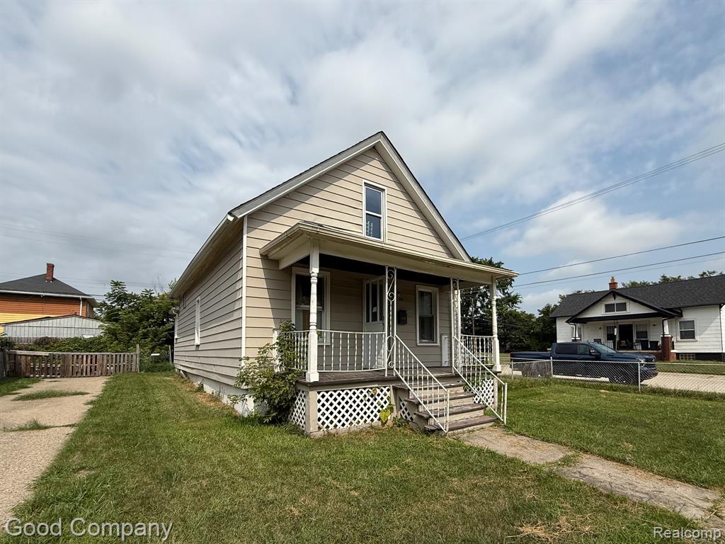 30 Beyne Street, Mount Clemens, MI 48043