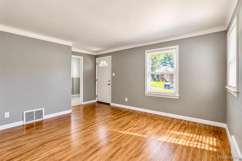 19409 Fairport Street - Photo 4