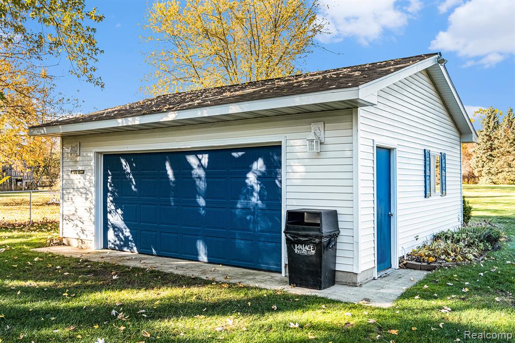 7030 Porter Road, Grand Blanc, MI 48439 — Photo 34
