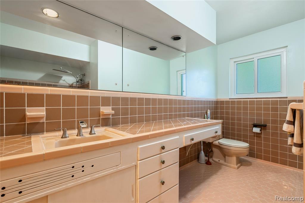 8293 Woodcrest Drive, Grosse Ile, MI 48138 — Photo 30