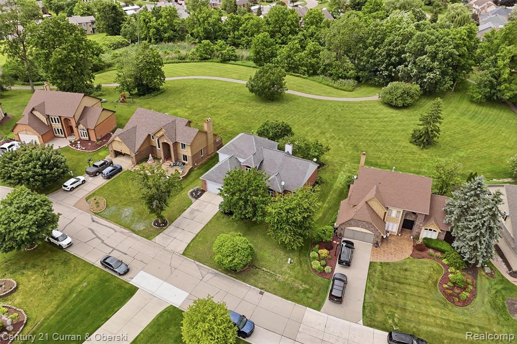 30785 Mystic Forest Drive, Farmington, MI 48331 — Photo 34