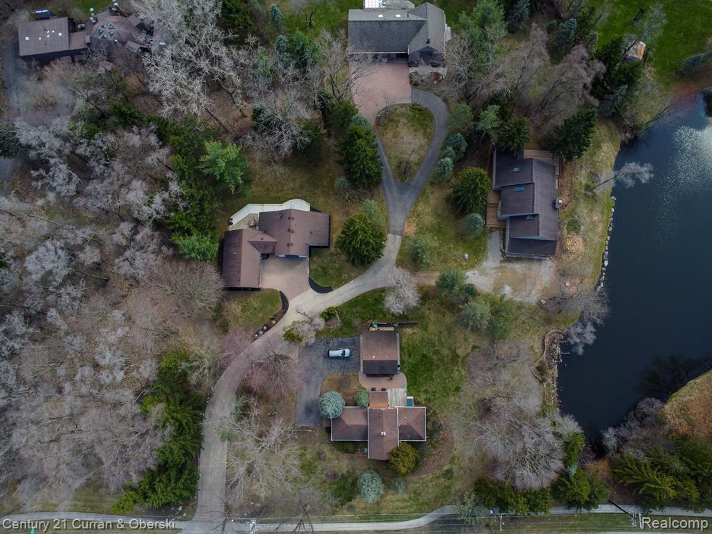 4421 W MAPLE Road, Bloomfield Hills, MI 48301 — Photo 36